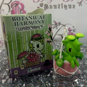 tokidoki Botanical fortune Harmony Unicorno Green in Pink Hanging Planter